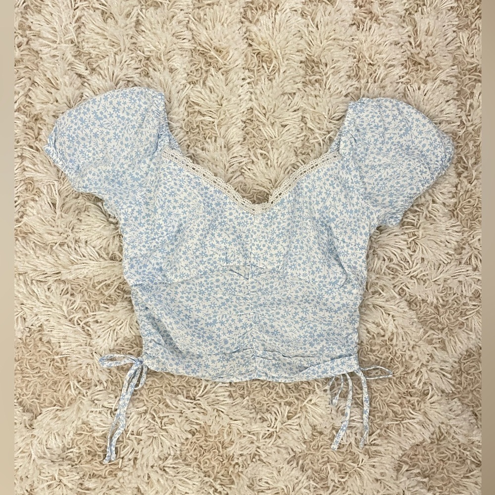 NWT Hollister Size XS Crop Top Blue & White